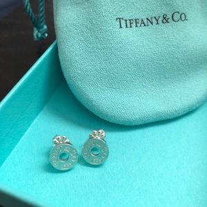 BRAND Tiffany & Co. 1837 circle earrings - silver